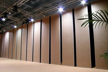 Muro divisorio insonorizzato flessibile finito di legno di lusso per la mostra