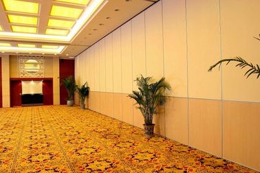 Alti muri divisori mobili fonoassorbenti per sala delle riunioni
