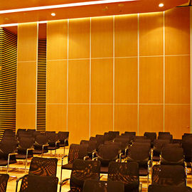 Pannelli fonoassorbenti scanalati di legno del pannello acustico della sala riunioni