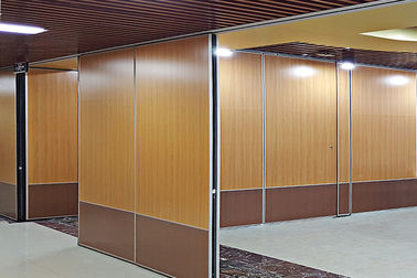 Sala che fa scorrere i divisori mobili del soffitto di divisione di funzione del fono assorbente operabile di Corridoio