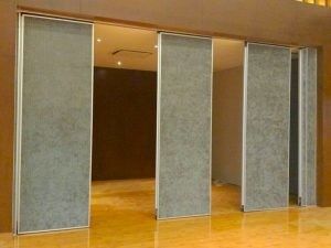 Muri divisori di legno interni dell'ufficio/divisorio acustico scorrevole di superficie tessuto della spugna