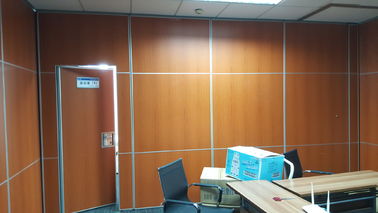 Lo scivolamento dell'annuncio pubblicitario modulare monta il muro divisorio del fono assorbente per la stanza dell'ufficio