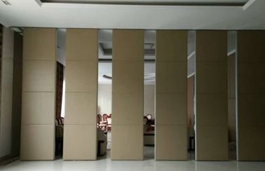 Muri divisori pieganti operabili, struttura di alluminio che fa scorrere il muro di separazione mobile interno della stanza