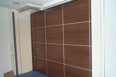 Muro divisorio acustico di legno di superficie del MDF della melammina per il salone/ufficio