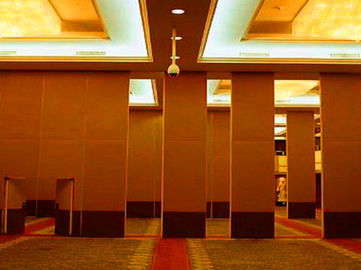 Cellulare di legno insonorizzato che fa scorrere i muri divisori per colore su misura di sala per conferenze