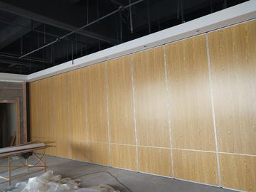 Multi sistema del muro divisorio del ristorante di colore con il carrello di alluminio che fa scorrere le porte di piegatura