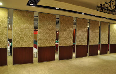 Muri divisori pieganti mobili di rivestimento del tessuto del bordo del MDF del fono assorbente commerciali per il ristorante