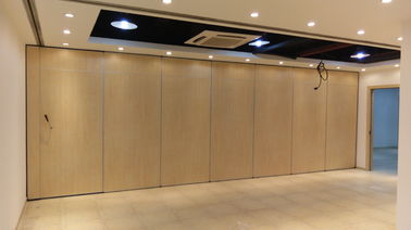 Auditorium che piega il sistema di sospensione d'attaccatura di alluminio operabile dei muri divisori