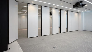 Lo scivolamento varia la porta operabile della divisione pieghevole della parete per l'ufficio nessuna pista del pavimento