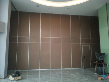 Portelli scorrevoli acustici del muro divisorio di progettazione di legno interna per la sala/banchetto Corridoio