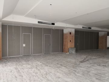 Pavimento di superficie della melammina alle divisioni pieganti della stanza del soffitto per auditorium
