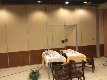 Divisione piegante della parete della stanza della divisione dell'auditorium mobile commerciale insonorizzato della parete