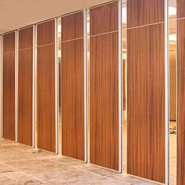 Porte mobili insonorizzate che fanno scorrere la superficie di legno ISO9001 dei muri divisori