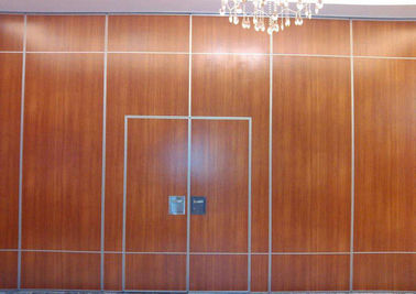 Struttura di alluminio che fa scorrere le divisioni di legno mobili insonorizzate pieganti di Corridoio di banchetto dei muri divisori