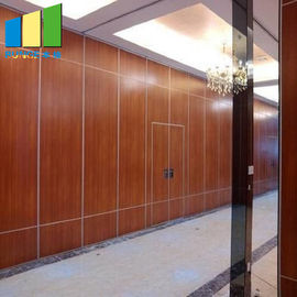 Muri divisori operabili di legno della Malesia che piegano la porta della divisione per l'hotel