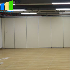 Salone mobile piegante accatastabile della divisione dei muri divisori del divisore della sala delle riunioni per la multi funzione