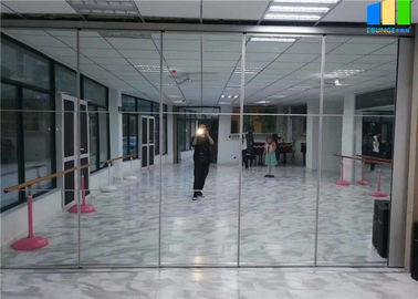 Muro divisorio piegante del pannello mobile insonorizzato di superficie dello specchio per la stanza di ballo della palestra