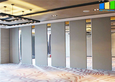La sala riunioni dell'ufficio del fono assorbente riveste il muro divisorio di pannelli scorrevole materiale di legno di spessore di 65mm