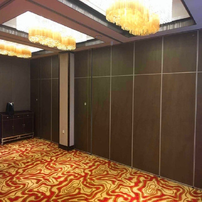 Divisioni mobili di legno acustiche pieganti del sistema del muro divisorio della sala da ballo per l'hotel