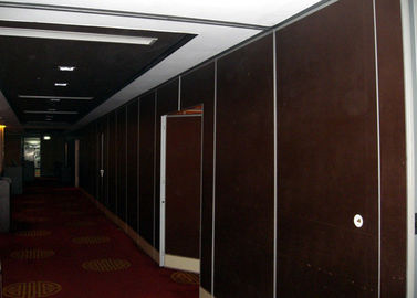 Muri divisori operabili mobili smontabili per stanza multifunzionale