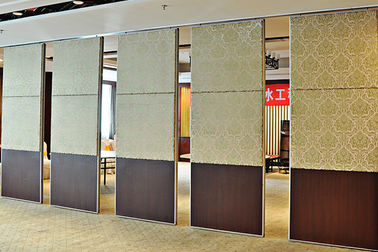 Superficie del tessuto che fa scorrere i muri divisori mobili operabili per il banchetto Corridoio dell'hotel
