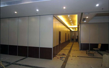 Ufficio che fa scorrere i muri divisori, divisori insonorizzati di piegatura della melammina di profilo di alluminio di superficie della porta