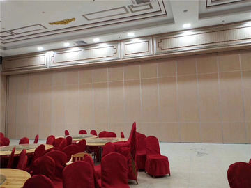 Muro divisorio acustico pieghevole su misura del PVC di dimensione per la sala riunioni