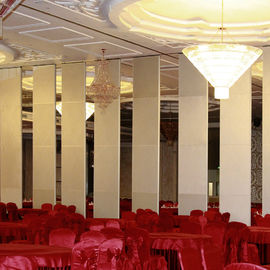 Banquet le pareti mobili acustiche di Corridoio/divisioni pieganti scorrevoli insonorizzate di legno della stanza