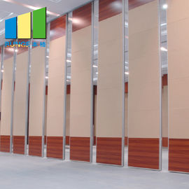Muri divisori operabili pieganti delle porte interne che assistono per la sala delle riunioni