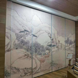 I muri divisori pieganti su misura della parete mobile hanno dipinto le immagini differenti