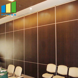 L'alluminio di alluminio del centro di convenzione del muro divisorio riveste le pareti di pannelli dei pannelli acustici per il centro espositivo