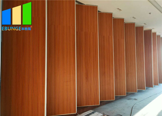 Soluzioni personalizzabili Accordione Parete divisoria Pareti divisorie pieghevoli durevoli per hotel Sala da banchetto