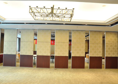 Sistema d'attaccatura decorativo che fa scorrere i muri divisori pieganti per auditorium